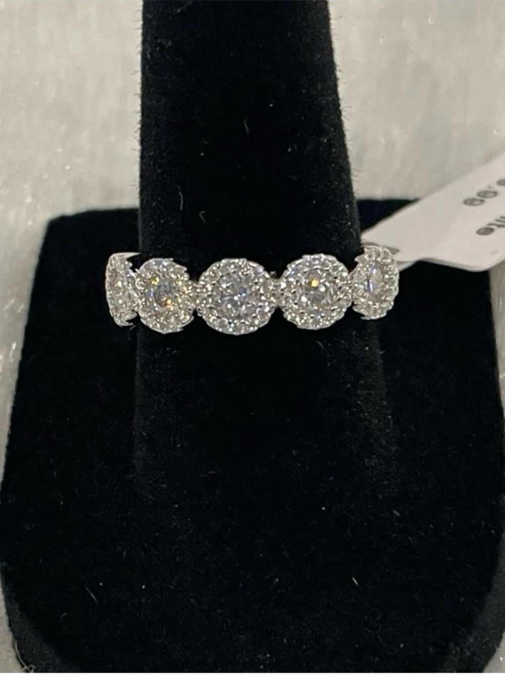 Women’s size 7 sterling 0.96ct Moissanite ring